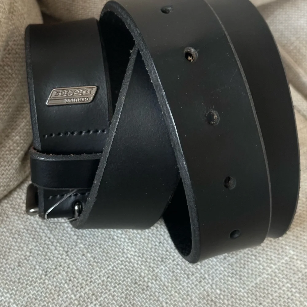 Dickies genuine leather belt size 40 - Picture 6 of 8